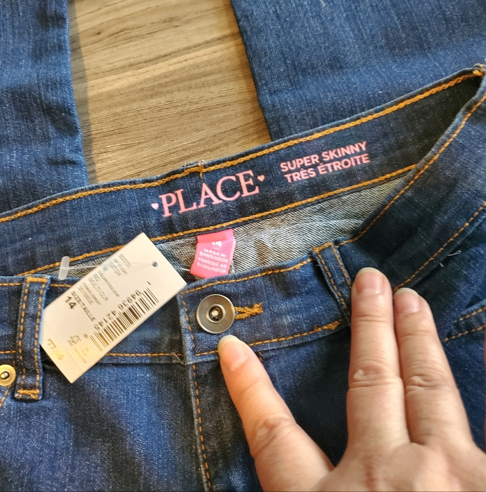 (14)The Children’s Place Super Skinny Jeans - Picture 6 of 10